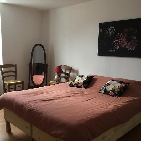 Maison de centre ville 4 à 6 personnes Precigne Exterior foto
