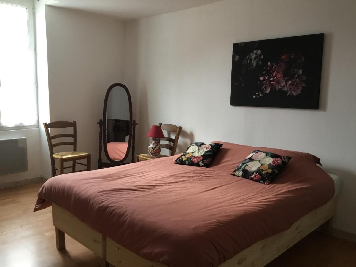 Maison de centre ville 4 à 6 personnes Precigne Exterior foto