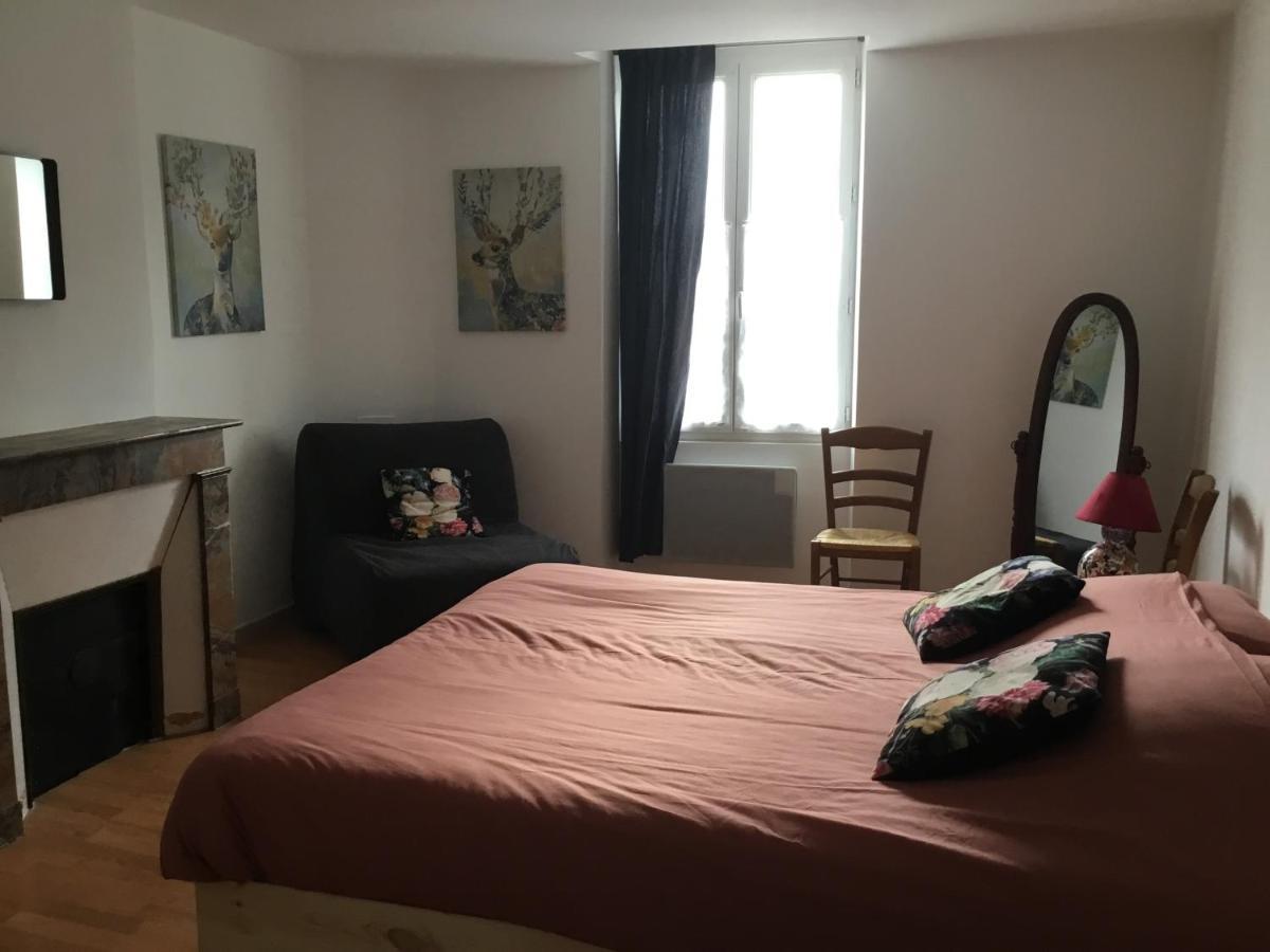 Maison de centre ville 4 à 6 personnes Precigne Exterior foto